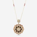 Arabian Koleksiyonundan, 18 ayar altın ve pırlantalı, sarmal desenli, Hayat Döngüsü temalı kolye.