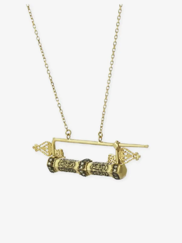 Tarihsel Kâbe anahtarı formunda 18 ayar altın kolye ucu tasarımı