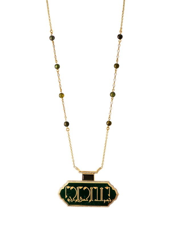 Doğal zümrüt taşı üzerine 18 ayar altın lale motifi ve pırlanta mıhlamalı kolye tasarımı