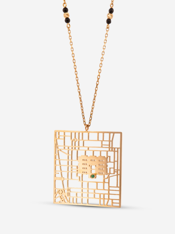 Mikro nakış desenli ve tekstürize yüzeyli 18 ayar altın kolye ucu