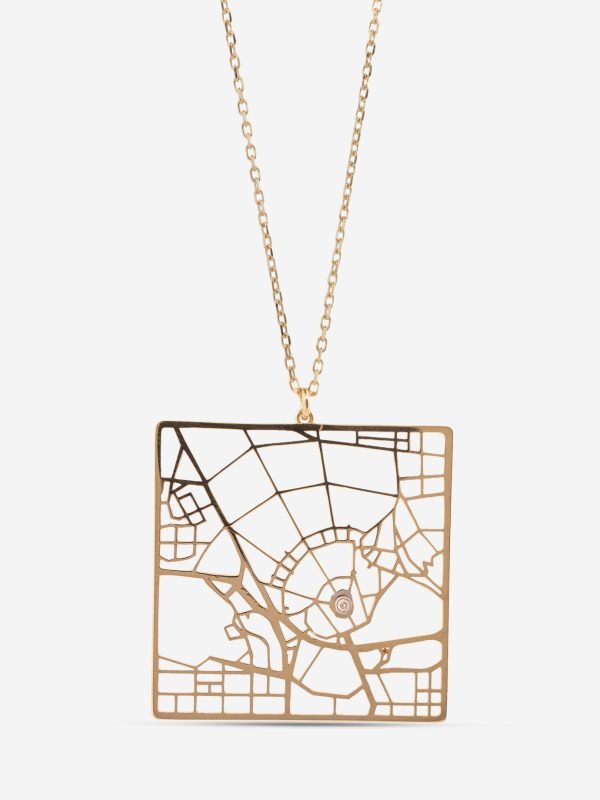 Çift dairesel formda yakut kırmızısı ve zümrüt yeşili mine dolgulu pırlanta mıhlamalı 18 ayar altın kolye