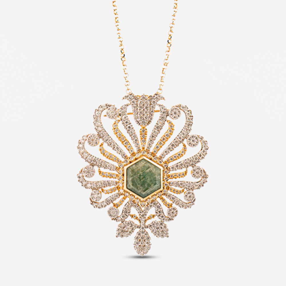 18 ayar altın pırlantalı ve altıgen zümrüt taşlı Zümrüt-ü Simurg kolye, Harem koleksiyonu geniş kanat formunda lüks mücevher.