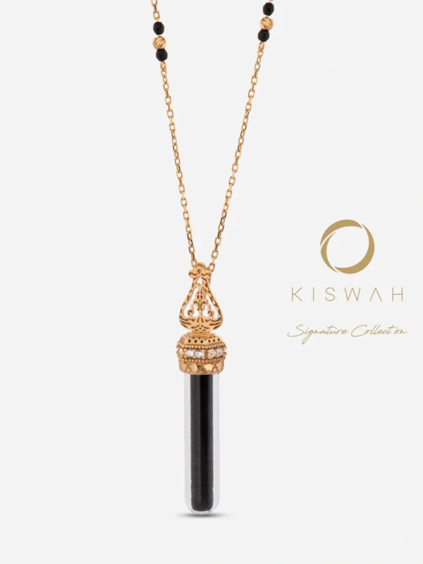 925 ayar gümüş altın kaplama tepelikli, cam tüp içinde orijinal tarihi tekstil mirası barındıran Mahfûz kolye tasarımı.